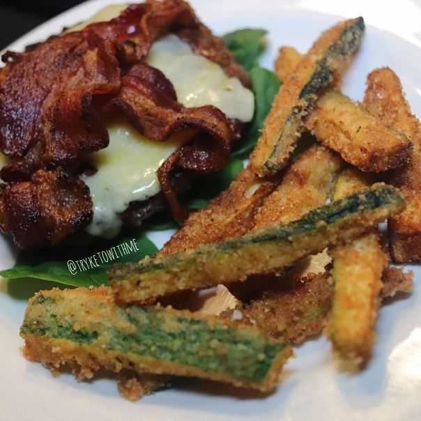 Tonight's #keto dinner is a bunless #bacon cheeseburger with a side of #zucchini fries 😋⁣
⁣
⁣
⁣
⁣
⁣
#meatandveggies #lowcarb #lchf #notadiet #iifym #lowcarbhighfat #ketogenic #atkins #tryketowithme #ketofood #nobunintended #veggiefries #burger #grassfedbeef